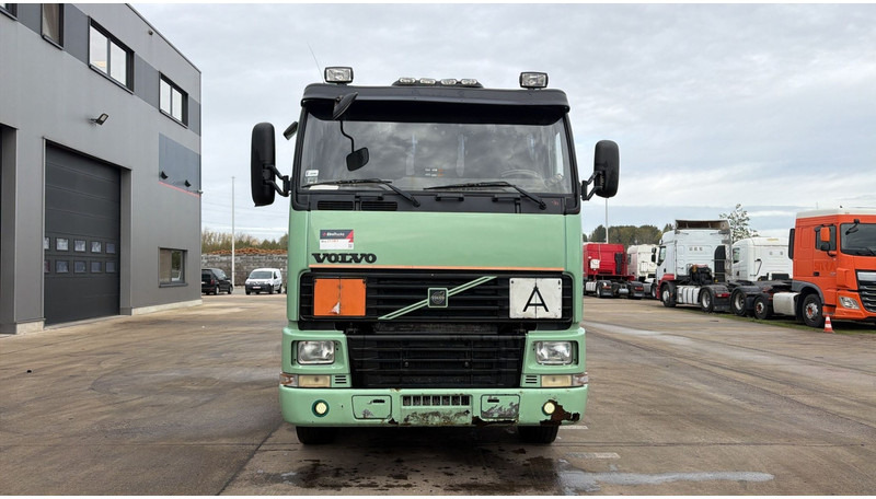 Volvo FH 12.380 (BOITE MANUELLE / MANUAL GEARBOX) - Cabeza tractora: foto 2 Volvo FH 12.380 (BOITE MANUELLE / MANUAL GEARBOX) - Cabeza tractora: foto 2