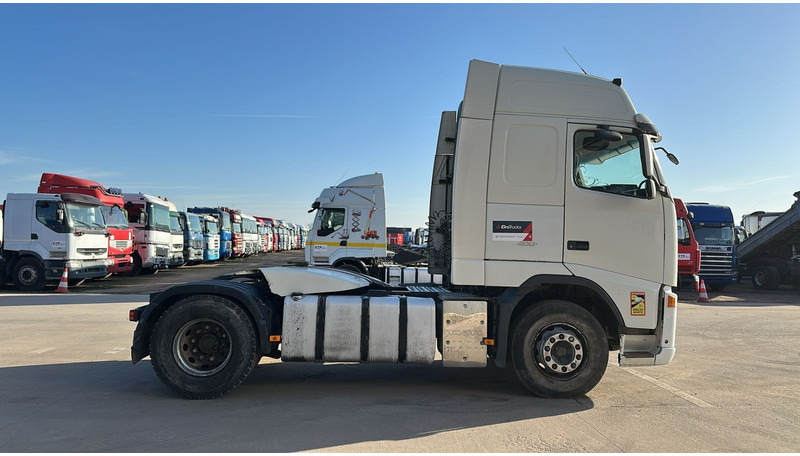 Volvo FH 400 (MANUAL GEARBOX / BOITE MANUELLE / CLEAN CHASSIS / EURO 5) - Cabeza tractora: foto 4 Volvo FH 400 (MANUAL GEARBOX / BOITE MANUELLE / CLEAN CHASSIS / EURO 5) - Cabeza tractora: foto 4