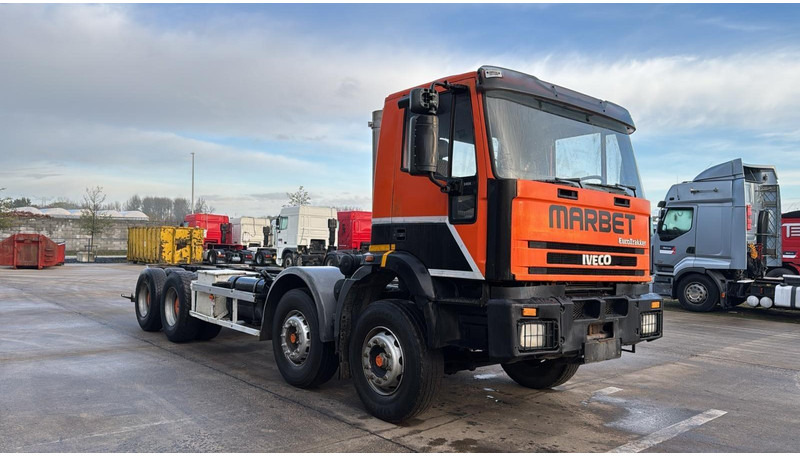 Iveco EUROTRAKKER 340 E 34 (POMPE MANUELLE / GRAND PONT / LAMES / MANUAL PUMP / BIG AXLE / STEEL SUSP.) - Chasis camión: foto 3 Iveco EUROTRAKKER 340 E 34 (POMPE MANUELLE / GRAND PONT / LAMES / MANUAL PUMP / BIG AXLE / STEEL SUSP.) - Chasis camión: foto 3