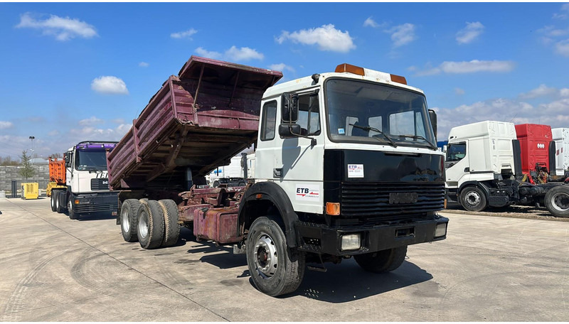 Iveco MAGIRUS 260 - 34 (LIVRAISON GRATUITE AU PORT D'ANVERS / POMPE MANUELLE) - Volquete camión: foto 4 Iveco MAGIRUS 260 - 34 (LIVRAISON GRATUITE AU PORT D'ANVERS / POMPE MANUELLE) - Volquete camión: foto 4