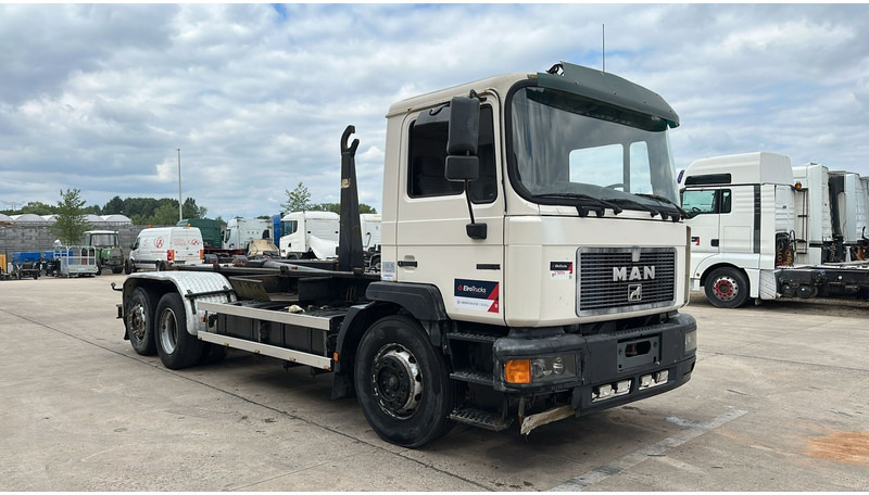 MAN 26.312 (6 CYLINDER / 6X2 / BELGIAN TRUCK IN GOOD CONDITION) - Chasis camión: foto 3 MAN 26.312 (6 CYLINDER / 6X2 / BELGIAN TRUCK IN GOOD CONDITION) - Chasis camión: foto 3