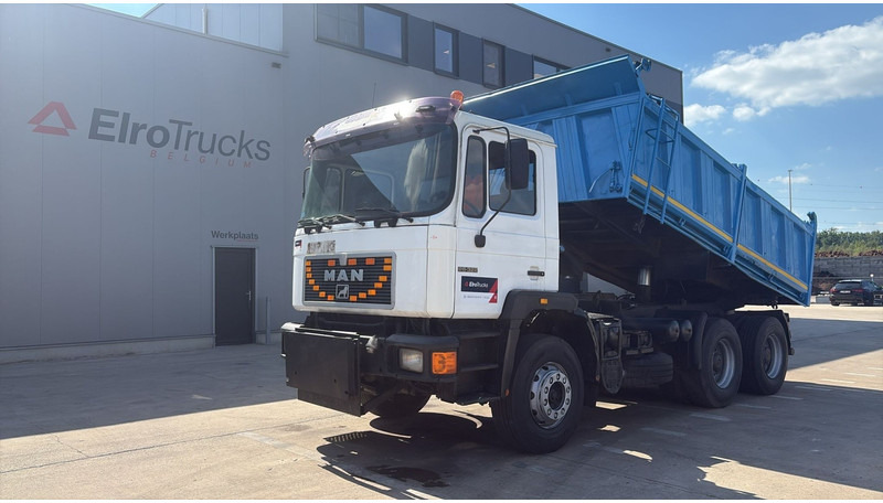MAN 26.322 (MANUAL PUMP / POMPE MANUELLE / LAMES / GRAND PONT / BIG AXLE) - Volquete camión: foto 1 MAN 26.322 (MANUAL PUMP / POMPE MANUELLE / LAMES / GRAND PONT / BIG AXLE) - Volquete camión: foto 1