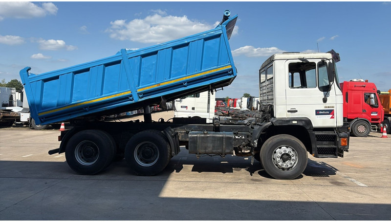 MAN 26.322 (MANUAL PUMP / POMPE MANUELLE / LAMES / GRAND PONT / BIG AXLE) - Volquete camión: foto 4 MAN 26.322 (MANUAL PUMP / POMPE MANUELLE / LAMES / GRAND PONT / BIG AXLE) - Volquete camión: foto 4
