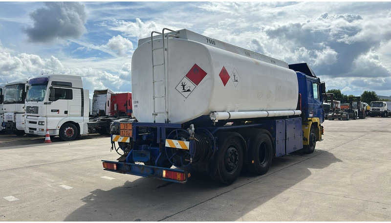 MAN 26.402 (18.000 L / 6X2 / 6 CYLINDER / FRONT STEEL / 3 COMPARTIMENTS) - Cisterna camión: foto 5 MAN 26.402 (18.000 L / 6X2 / 6 CYLINDER / FRONT STEEL / 3 COMPARTIMENTS) - Cisterna camión: foto 5