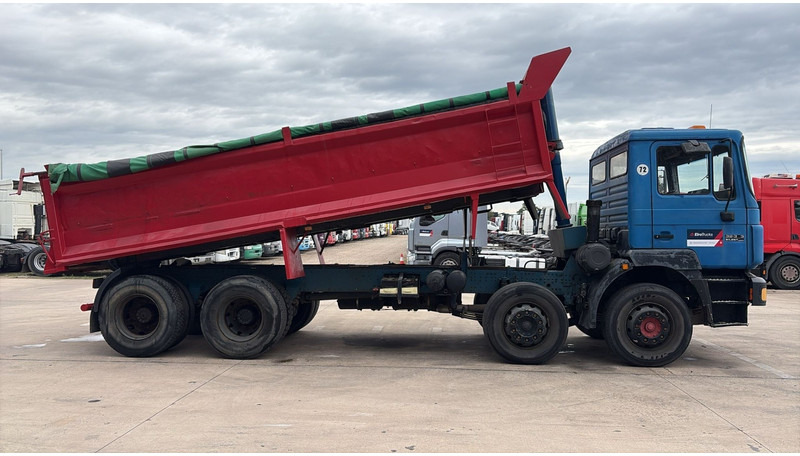 MAN 32.343 (LAMES / STEEL SUSP. / 8X4 / GRAND PONT / BIG AXLE) - Volquete camión: foto 3 MAN 32.343 (LAMES / STEEL SUSP. / 8X4 / GRAND PONT / BIG AXLE) - Volquete camión: foto 3