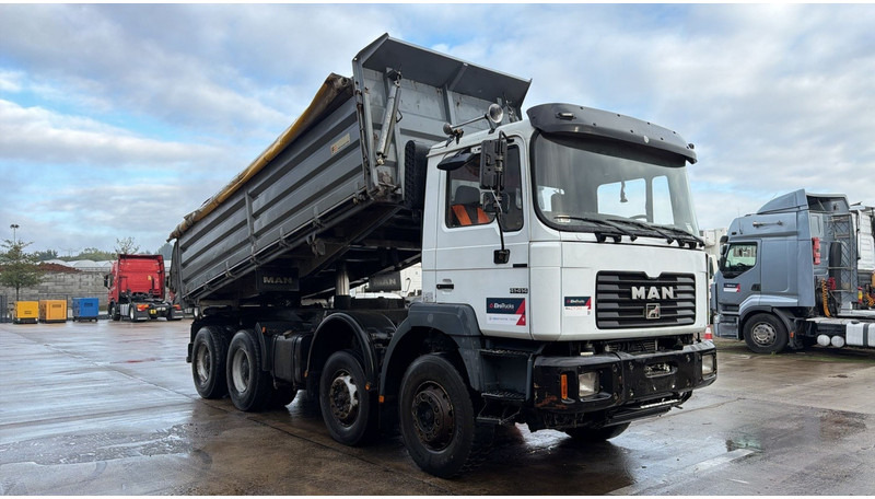 MAN 41.414 (BIG AXLES / 41 TONS / GRAND PONT / LAMES / 6 CYLINDER) - Volquete camión: foto 3 MAN 41.414 (BIG AXLES / 41 TONS / GRAND PONT / LAMES / 6 CYLINDER) - Volquete camión: foto 3