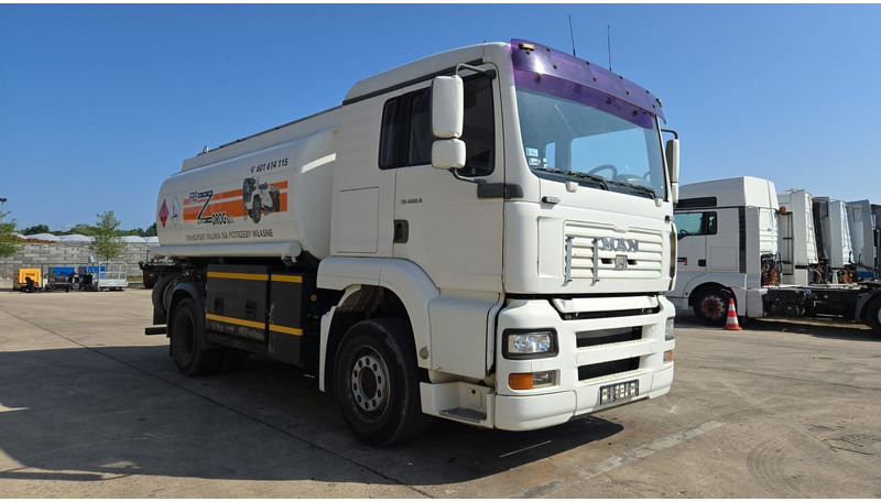 MAN TGA 18.460 (14.140L / MANUAL PUMP / MANUAL GEARBOX / TOP CONDITON / BOITE & POMPE MANUELLE) - Cisterna camión: foto 2 MAN TGA 18.460 (14.140L / MANUAL PUMP / MANUAL GEARBOX / TOP CONDITON / BOITE & POMPE MANUELLE) - Cisterna camión: foto 2