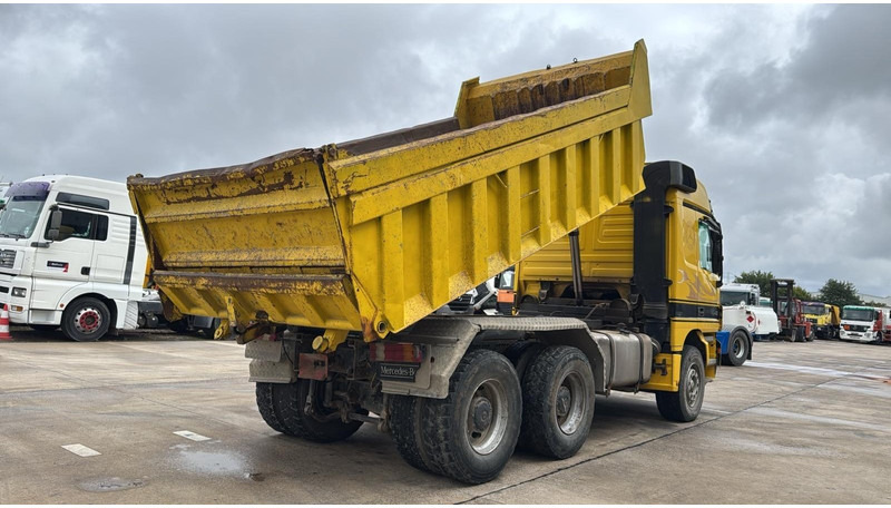 Mercedes-Benz ACTROS 2640 (EPS / LAMES / GRAND PONT / 6X4 / 3 PEDALES) - Volquete camión: foto 4 Mercedes-Benz ACTROS 2640 (EPS / LAMES / GRAND PONT / 6X4 / 3 PEDALES) - Volquete camión: foto 4