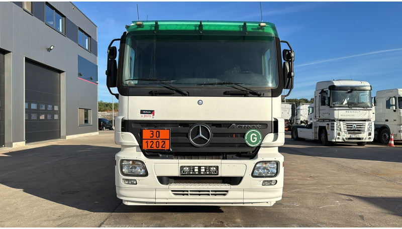 Mercedes-Benz Actros 1841 (14000 L / EPS / 3 PEDALES / PARFAIT ETAT !! / V6 / MP2) - Cisterna camión: foto 2 Mercedes-Benz Actros 1841 (14000 L / EPS / 3 PEDALES / PARFAIT ETAT !! / V6 / MP2) - Cisterna camión: foto 2