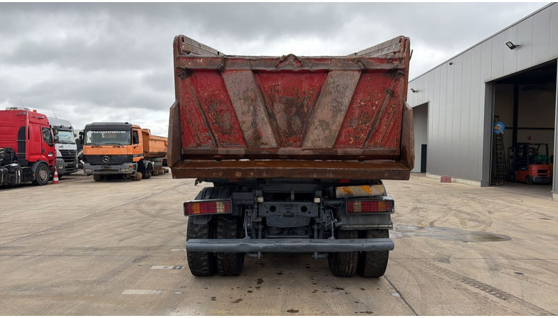 Mercedes-Benz Actros 4143 (GRAND PONT / BOITE MANUELLE / LAMES / 8X4 / STEEL SUSP.) - Volquete camión: foto 5 Mercedes-Benz Actros 4143 (GRAND PONT / BOITE MANUELLE / LAMES / 8X4 / STEEL SUSP.) - Volquete camión: foto 5