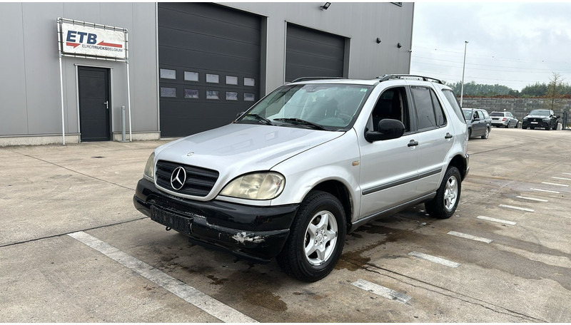 Mercedes-Benz M-Klasse ML 270 CDI - SUV/ Todoterreno: foto 1 Mercedes-Benz M-Klasse ML 270 CDI - SUV/ Todoterreno: foto 1