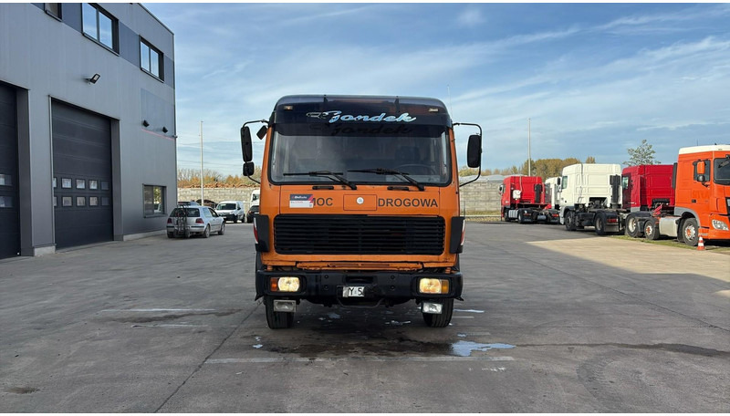 Mercedes-Benz SK 2222 (V6 / FULL STEEL / LAMES / BOITE MANUELLE / POMPE MANUELLE / 8 ROUES / 6X2) - Chasis camión: foto 2 Mercedes-Benz SK 2222 (V6 / FULL STEEL / LAMES / BOITE MANUELLE / POMPE MANUELLE / 8 ROUES / 6X2) - Chasis camión: foto 2