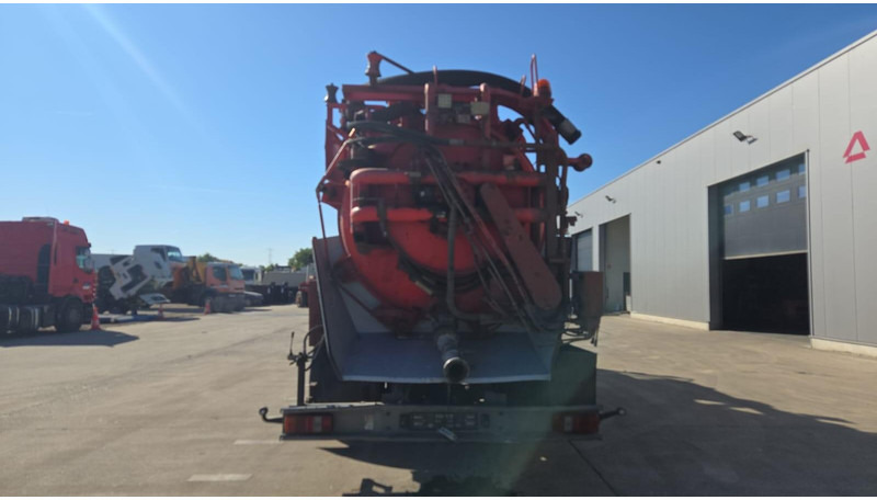 Mercedes-Benz SK 2435 (15.000 L / V8 AVEC 2X TURBO / BOITE MANUELLE / TRES BONNE ETAT / GRAND PONT) - Limpieza de alcantarillado: foto 5 Mercedes-Benz SK 2435 (15.000 L / V8 AVEC 2X TURBO / BOITE MANUELLE / TRES BONNE ETAT / GRAND PONT) - Limpieza de alcantarillado: foto 5