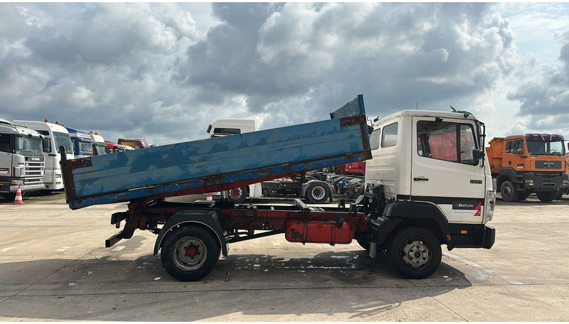 Mercedes-Benz SK 809 (POMPE MANUELLE / MANUAL PUMP / HELPER / AUXILAIRY / SPER / STEEL SUSP.) - Volquete camión: foto 3 Mercedes-Benz SK 809 (POMPE MANUELLE / MANUAL PUMP / HELPER / AUXILAIRY / SPER / STEEL SUSP.) - Volquete camión: foto 3