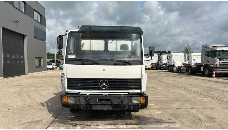 Mercedes-Benz SK 809 (POMPE MANUELLE / MANUAL PUMP / HELPER / AUXILAIRY / SPER / STEEL SUSP.) - Volquete camión: foto 2 Mercedes-Benz SK 809 (POMPE MANUELLE / MANUAL PUMP / HELPER / AUXILAIRY / SPER / STEEL SUSP.) - Volquete camión: foto 2
