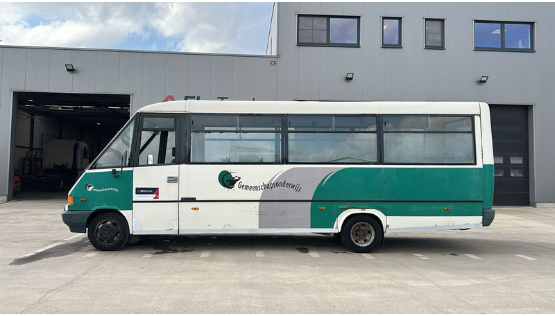 Leasing financiero de Mercedes-Benz Vario 614 (BELGIAN BUS / MANUAL PUMP / POMPE MANUELLE / BOITE MANUELLE / LAMES) leasing Mercedes-Benz Vario 614 (BELGIAN BUS / MANUAL PUMP / POMPE MANUELLE / BOITE MANUELLE / LAMES): foto 8