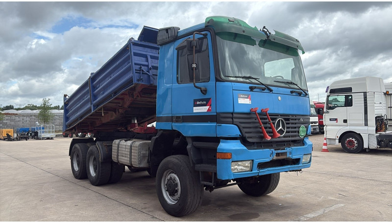 Mercedes-Benz actros 3340 (6X6 / BOITE MANUELLE /MANUAL GEARBOX / 3 PONTS / V6 / MP1) - Volquete camión: foto 3 Mercedes-Benz actros 3340 (6X6 / BOITE MANUELLE /MANUAL GEARBOX / 3 PONTS / V6 / MP1) - Volquete camión: foto 3