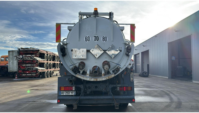 Renault Kerax 370 (10970L / CAMION FRANCAIS / VIDANGEUR / 6X4 / LAMES / GRAND PONT) - Limpieza de alcantarillado: foto 5 Renault Kerax 370 (10970L / CAMION FRANCAIS / VIDANGEUR / 6X4 / LAMES / GRAND PONT) - Limpieza de alcantarillado: foto 5