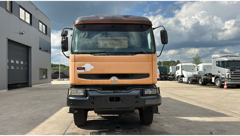 Renault Kerax 385 (POMPE MANUELLE / MANUAL PUMP / 6X4 / LAMES / GRAND PONT) - Volquete camión: foto 2 Renault Kerax 385 (POMPE MANUELLE / MANUAL PUMP / 6X4 / LAMES / GRAND PONT) - Volquete camión: foto 2