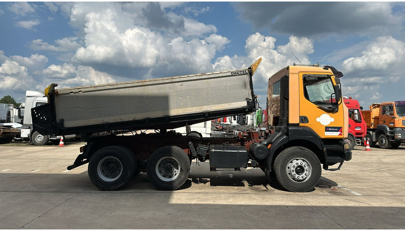 Leasing financiero de Renault Kerax 385 (POMPE MANUELLE / MANUAL PUMP / 6X4 / LAMES / GRAND PONT) leasing Renault Kerax 385 (POMPE MANUELLE / MANUAL PUMP / 6X4 / LAMES / GRAND PONT): foto 8