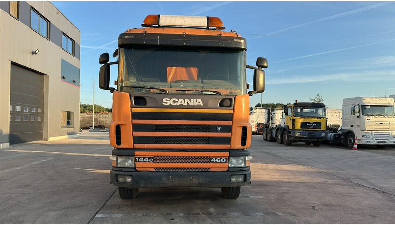 Scania 144-460 (BIG AXLE / GRAND PONT / LAMES / STEEL SUSP. / MANUAL GEARBOX / BOITE MANUELLE) - Volquete camión: foto 2 Scania 144-460 (BIG AXLE / GRAND PONT / LAMES / STEEL SUSP. / MANUAL GEARBOX / BOITE MANUELLE) - Volquete camión: foto 2