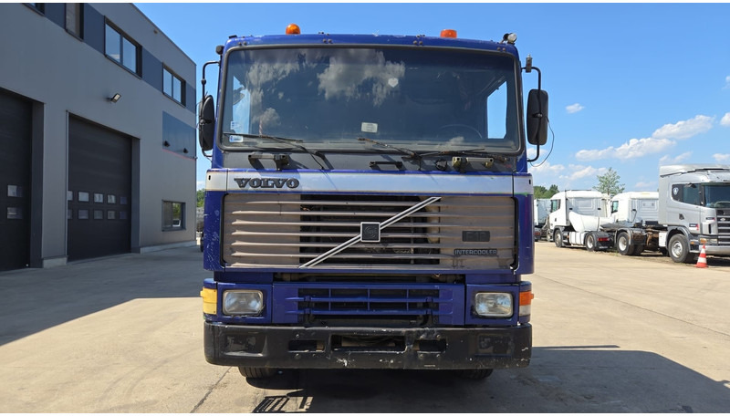 Volvo F 12 - 360 (FULL STEEL SUSPENSION / MANUAL PUMP / SUSP. LAMES / 6X2) - Chasis camión: foto 2 Volvo F 12 - 360 (FULL STEEL SUSPENSION / MANUAL PUMP / SUSP. LAMES / 6X2) - Chasis camión: foto 2