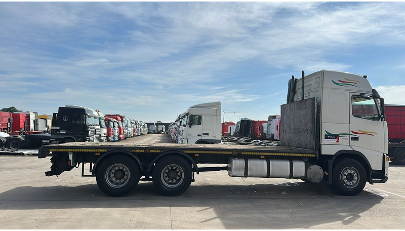 Volvo FH 12 - 460 (BOITE MANUELLE / MANUAL GEARBOX / 10 TYRES / 6X2 / AC / AIRCO) - Camión caja abierta: foto 4 Volvo FH 12 - 460 (BOITE MANUELLE / MANUAL GEARBOX / 10 TYRES / 6X2 / AC / AIRCO) - Camión caja abierta: foto 4