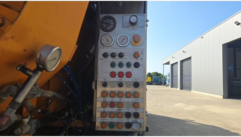 Limpieza de alcantarillado Volvo FL 10 - 320 (10500L + 1500L / 10 TYRES FULL STEEL / HIGH PRESSURE + VACUUM / POMPE MANUELLE / MANUAL PUMP): foto 17
