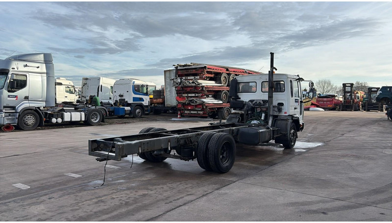 Volvo FL 220 (BELGIAN TRUCK / CAMION BELGE / MANUAL GEARBOX) - Chasis camión: foto 4 Volvo FL 220 (BELGIAN TRUCK / CAMION BELGE / MANUAL GEARBOX) - Chasis camión: foto 4