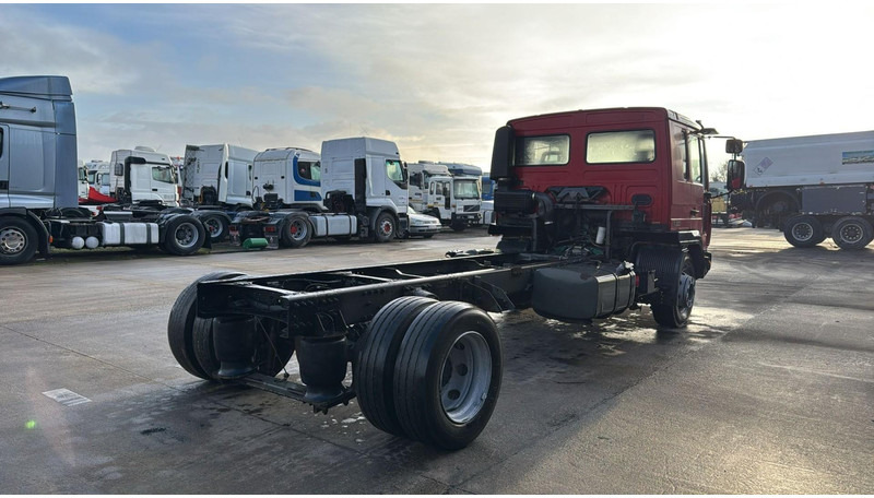 Volvo FL 220 (MANUAL GEARBOX / BOITE MANUELLE) - Chasis camión: foto 4 Volvo FL 220 (MANUAL GEARBOX / BOITE MANUELLE) - Chasis camión: foto 4