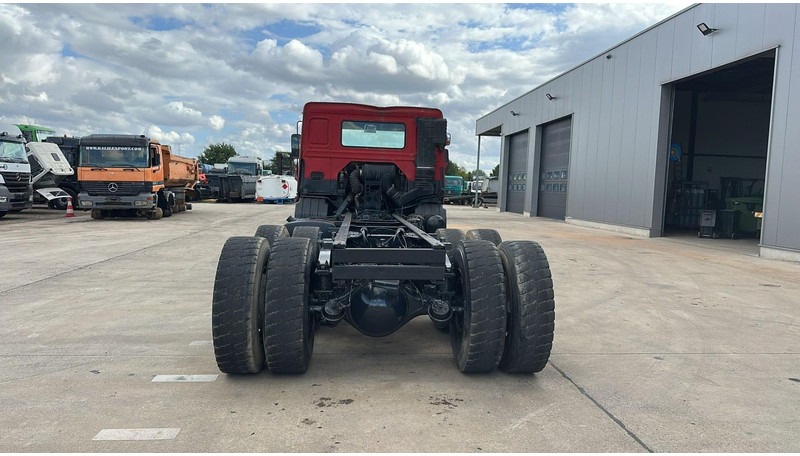 Volvo FL 7 - 260 (6X4 / LAMES / POMPE MANUELLE / MANUAL PUMP / STEEL SUSP.) - Chasis camión: foto 5 Volvo FL 7 - 260 (6X4 / LAMES / POMPE MANUELLE / MANUAL PUMP / STEEL SUSP.) - Chasis camión: foto 5