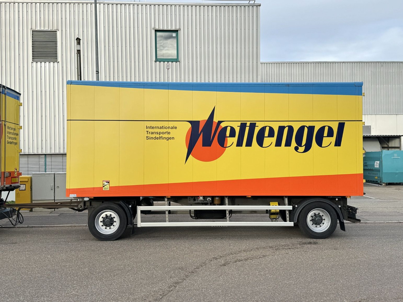 Ackermann KA-F 14 14t Alu-Möbelkoffer 7,2m BPW Luft ZS - Caja cerrada remolque: foto 2 Ackermann KA-F 14 14t Alu-Möbelkoffer 7,2m BPW Luft ZS - Caja cerrada remolque: foto 2