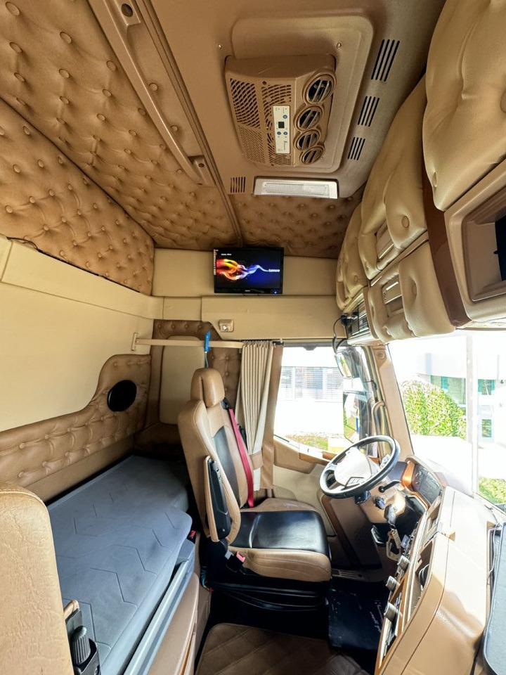 Renault T520 HIGHCAB TTC-Umbau 2-Tanks Retarder Standkli - Cabeza tractora: foto 1 Renault T520 HIGHCAB TTC-Umbau 2-Tanks Retarder Standkli - Cabeza tractora: foto 1