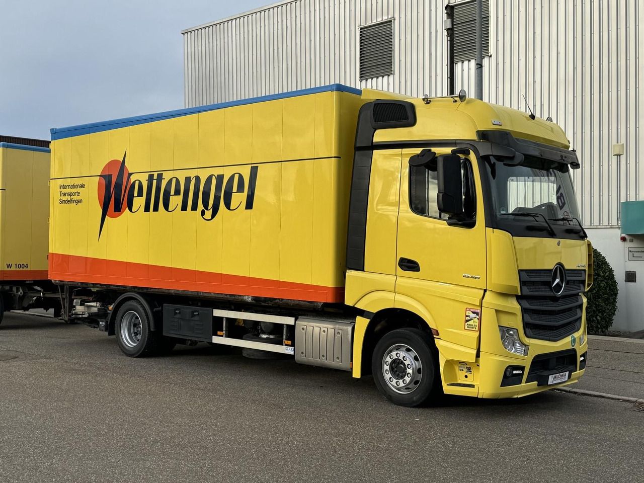 Mercedes-Benz Actros 1848 LL Gr.Haus AWL-Möbelkoffer uLBW - Camión caja cerrada: foto 3 Mercedes-Benz Actros 1848 LL Gr.Haus AWL-Möbelkoffer uLBW - Camión caja cerrada: foto 3