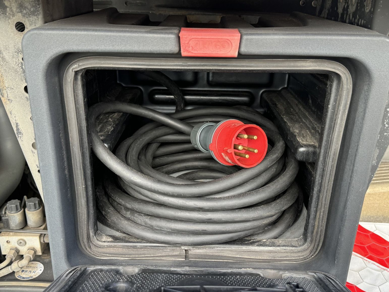 Frigorífico camión Mercedes-Benz Atego 1323L 4-Fleisch-Rohrbahnen TK T600R ATM: foto 9