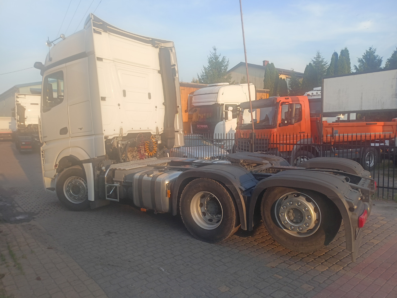 Mercedes-Benz Actros 2551 - Cabeza tractora: foto 5 Mercedes-Benz Actros 2551 - Cabeza tractora: foto 5