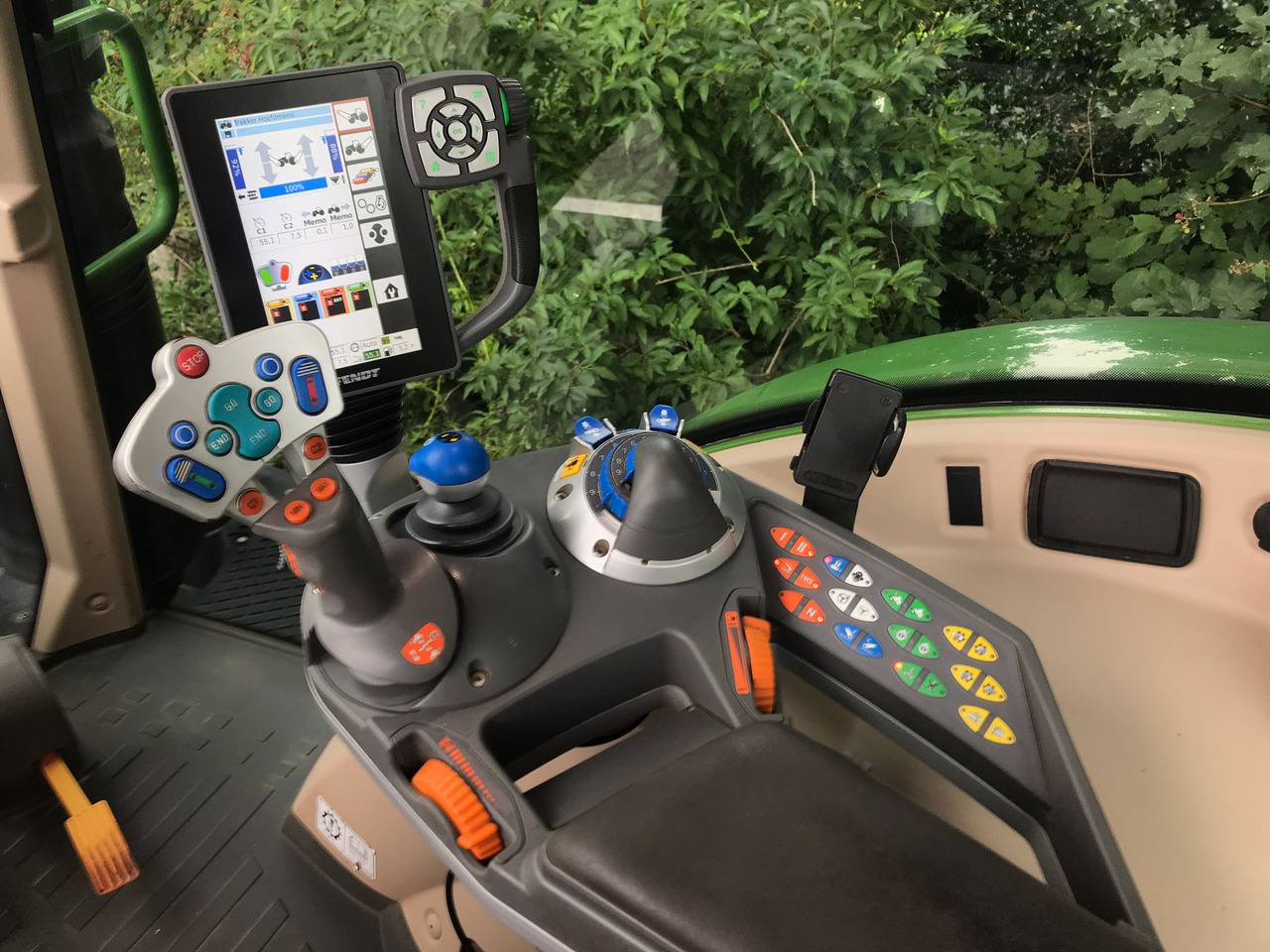 Tractor FENDT 720 Vario S4 PowerPlus: foto 26 Tractor FENDT 720 Vario S4 PowerPlus: foto 26