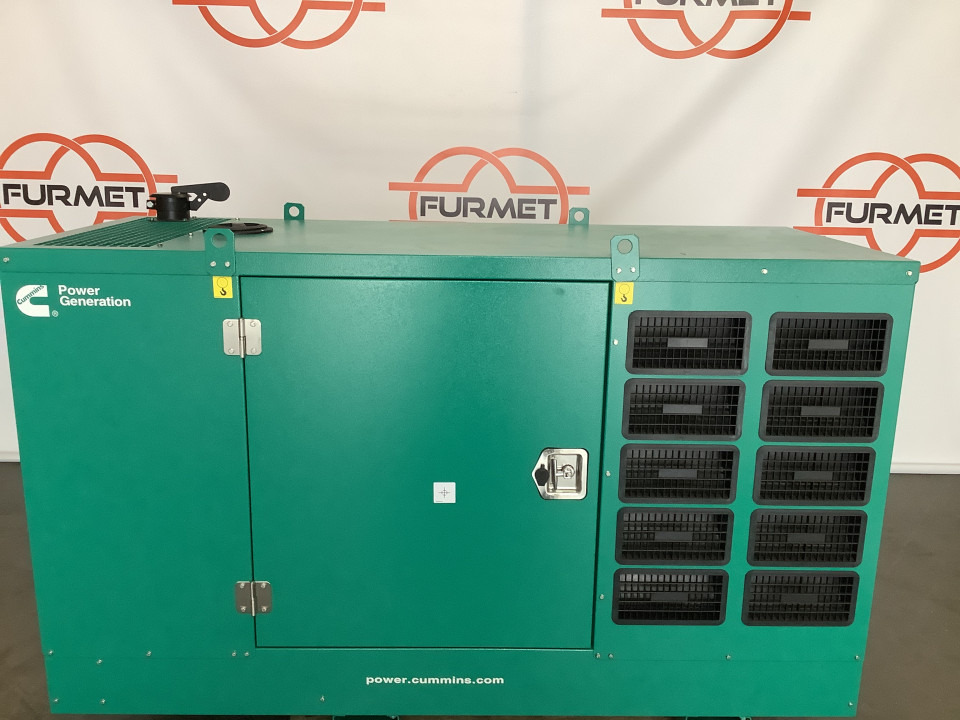 Cummins 55KVA Brand new. C22D5Q - Generador industriale: foto 1 Cummins 55KVA Brand new. C22D5Q - Generador industriale: foto 1