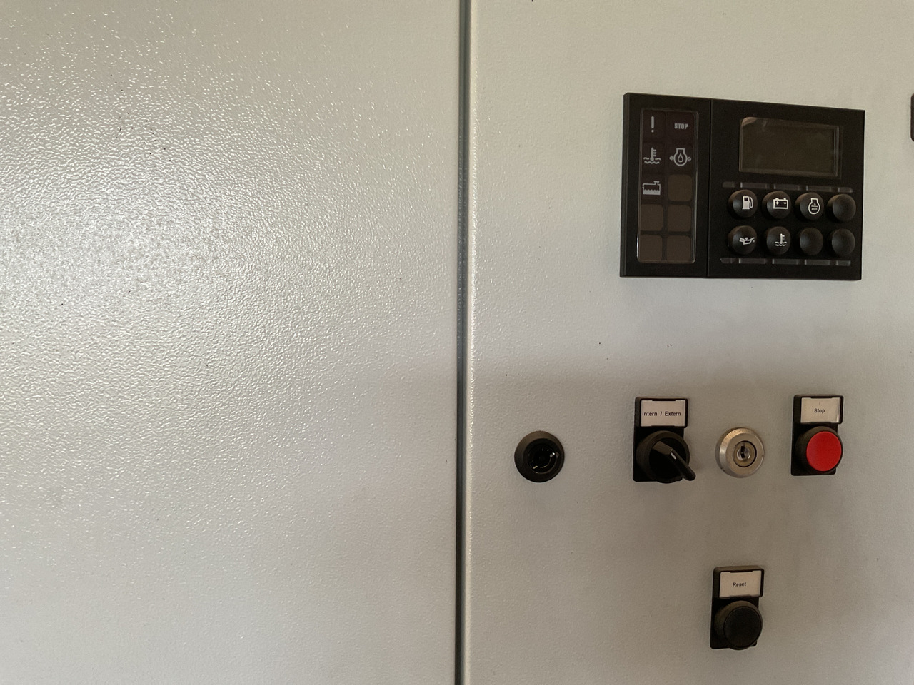 Cummins QST30G2, 1200KVA, Brand new. - Generador industriale: foto 5 Cummins QST30G2, 1200KVA, Brand new. - Generador industriale: foto 5