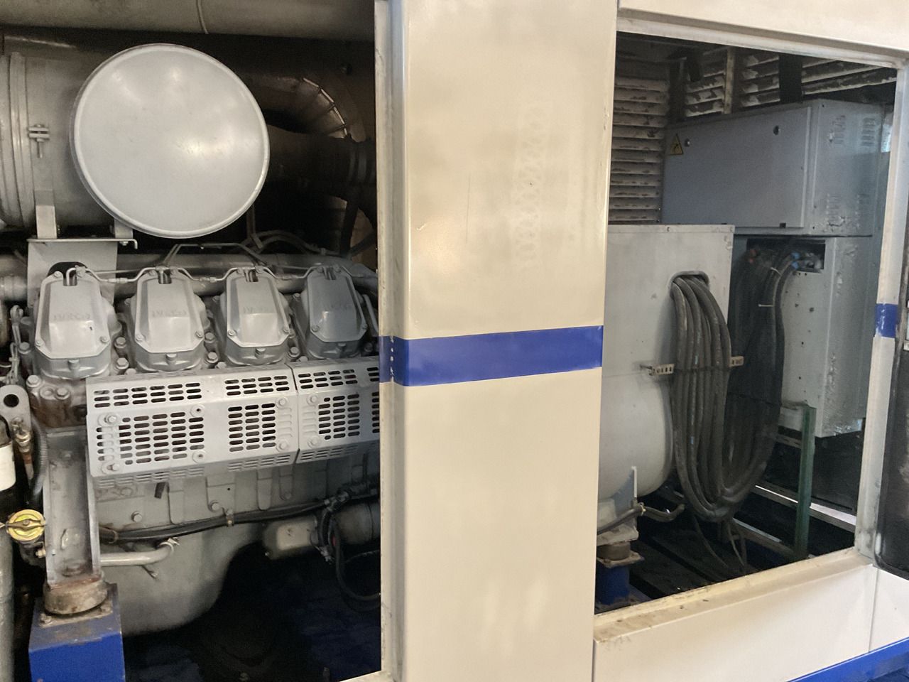 Iveco 8281 SRI 26.01, 500KVA generatorset. Tested and approved. Very complete - Generador industriale: foto 3 Iveco 8281 SRI 26.01, 500KVA generatorset. Tested and approved. Very complete - Generador industriale: foto 3