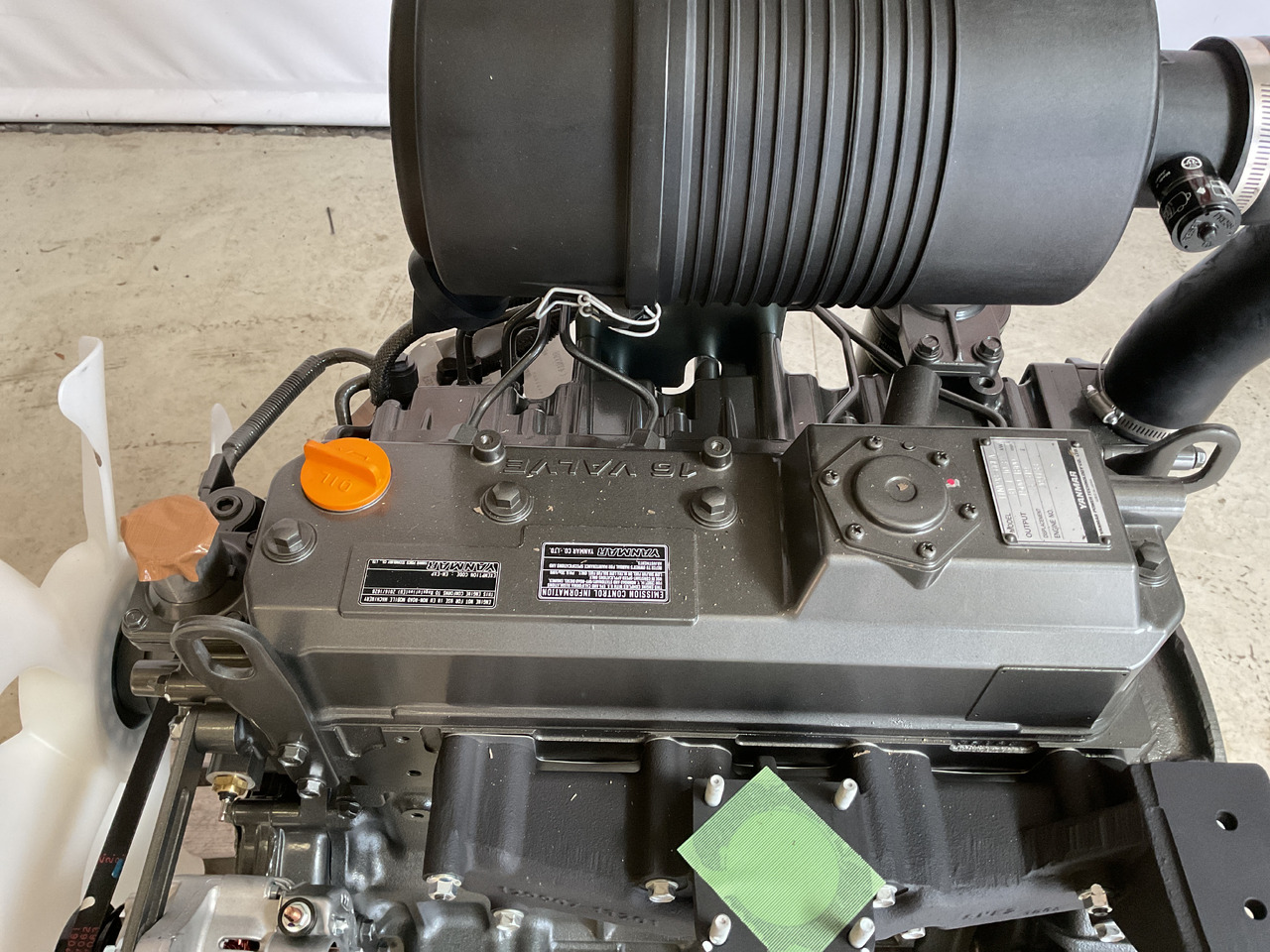Yanmar 4TNV98 - Motor: foto 3 Yanmar 4TNV98 - Motor: foto 3