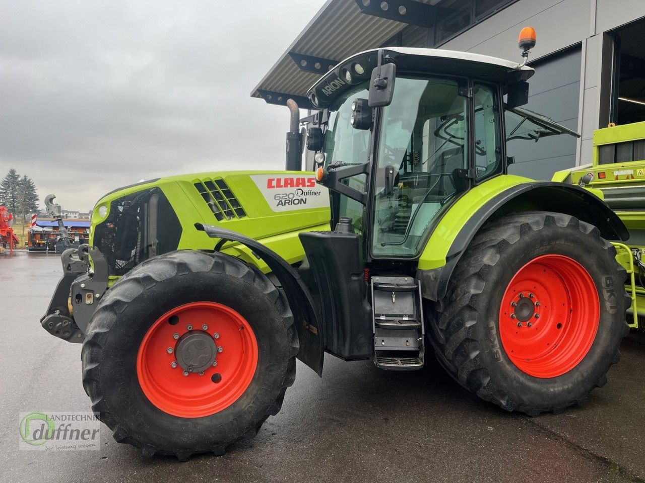 CLAAS Arion 620 CIS - Tractor: foto 2 CLAAS Arion 620 CIS - Tractor: foto 2