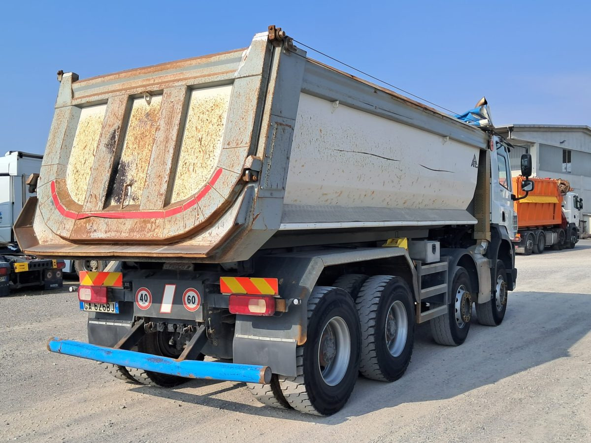 Volquete camión DAF CF530: foto 8