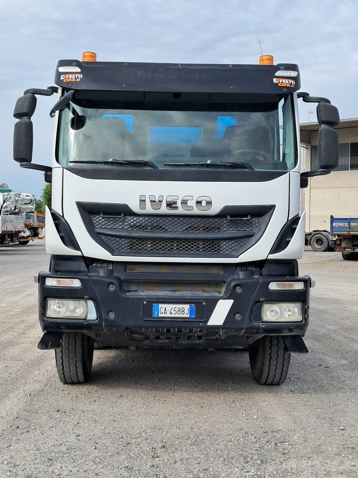IVECO TRAKKER 500 CIFA RY1300 - Camión hormigonera: foto 4 IVECO TRAKKER 500 CIFA RY1300 - Camión hormigonera: foto 4