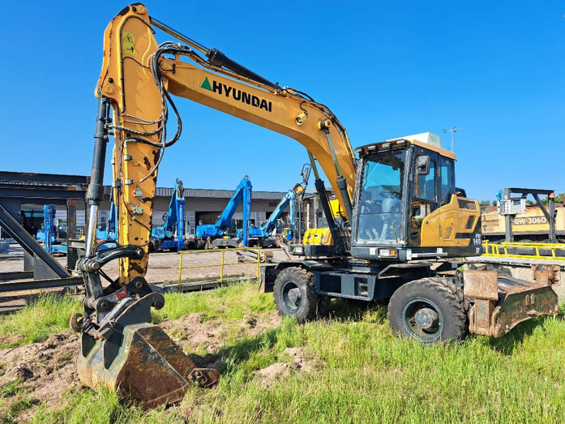 Hyundai HW140 - Excavadora de ruedas: foto 1 Hyundai HW140 - Excavadora de ruedas: foto 1