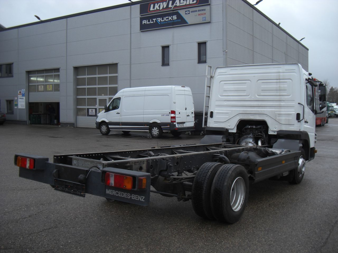 Mercedes-Benz V 250 LANG - Chasis camión: foto 3 Mercedes-Benz V 250 LANG - Chasis camión: foto 3