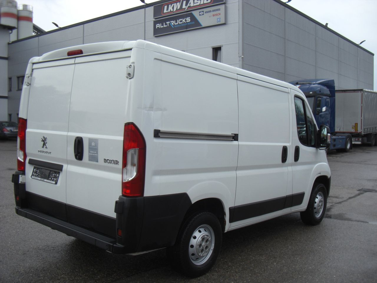 Peugeot BOXER 2,0 KURZ/NIEDRIG - Furgoneta pequeña: foto 3 Peugeot BOXER 2,0 KURZ/NIEDRIG - Furgoneta pequeña: foto 3