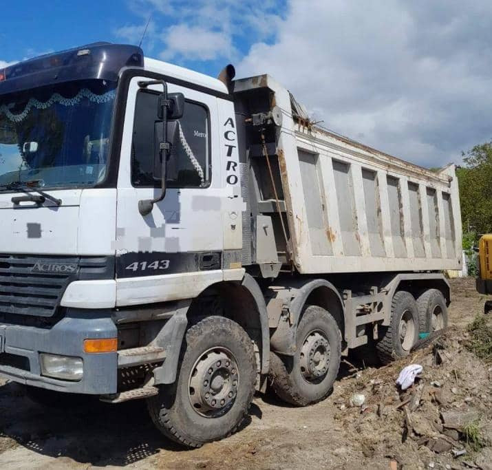 MERCEDES-BENZ Actros 4143 - Volquete camión: foto 2 MERCEDES-BENZ Actros 4143 - Volquete camión: foto 2