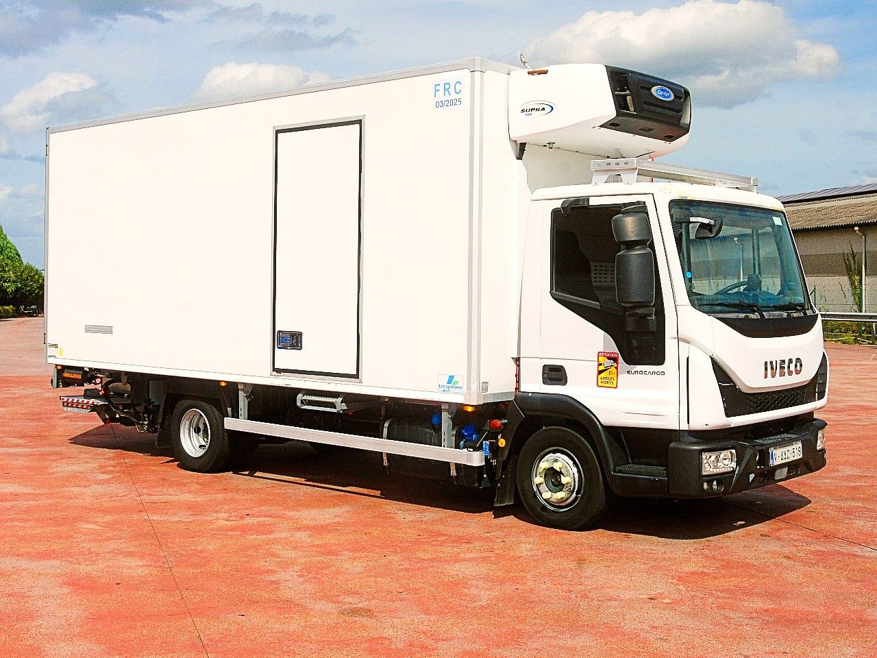 Iveco 100E19 KUHLKOFFER CARRIER SUPRA 550 luft fed A/C - Frigorífico camión: foto 2 Iveco 100E19 KUHLKOFFER CARRIER SUPRA 550 luft fed A/C - Frigorífico camión: foto 2