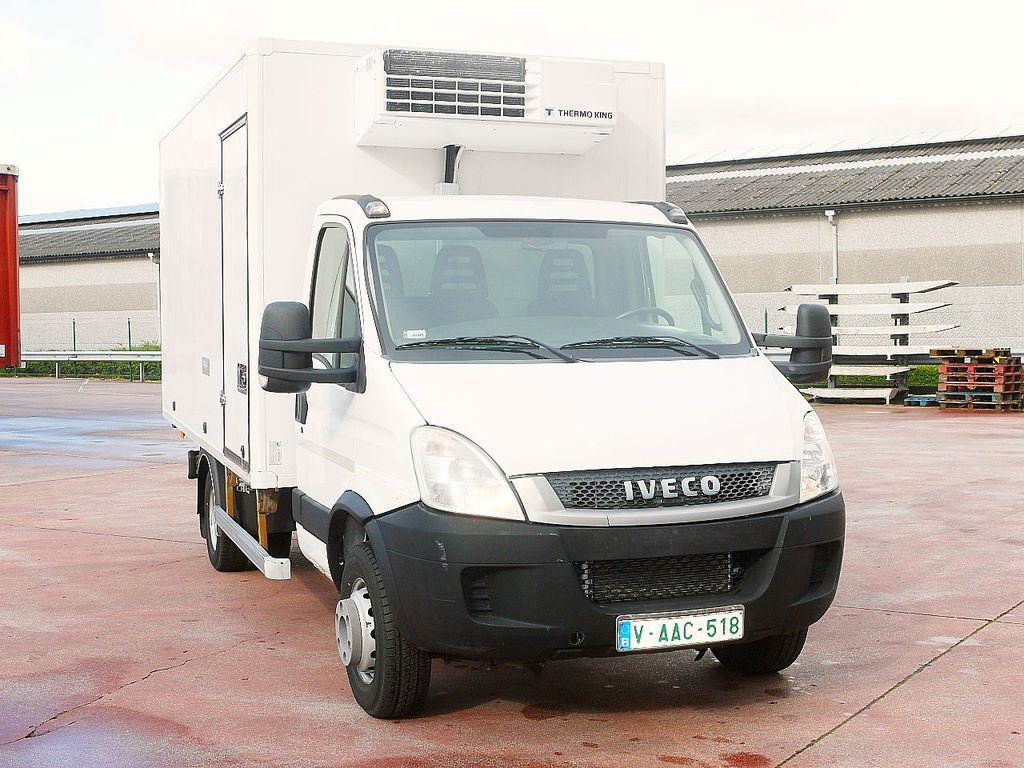 Iveco 60C15 65 70 DAILY KUHLKOFFER THERMOKING V500 A/C Iveco 60C15 65 70 DAILY KUHLKOFFER THERMOKING V500 A/C - Frigorífico furgoneta: foto 1 Iveco 60C15 65 70 DAILY KUHLKOFFER THERMOKING V500 A/C Iveco 60C15 65 70 DAILY KUHLKOFFER THERMOKING V500 A/C - Frigorífico furgoneta: foto 1